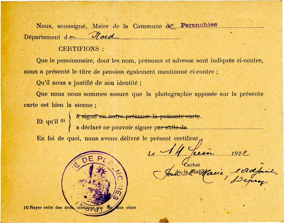 Carte d’identité délivrée pour le payement des pensions et retraites viagères. Archives municipales de Pérenchies - 5PER_Q9