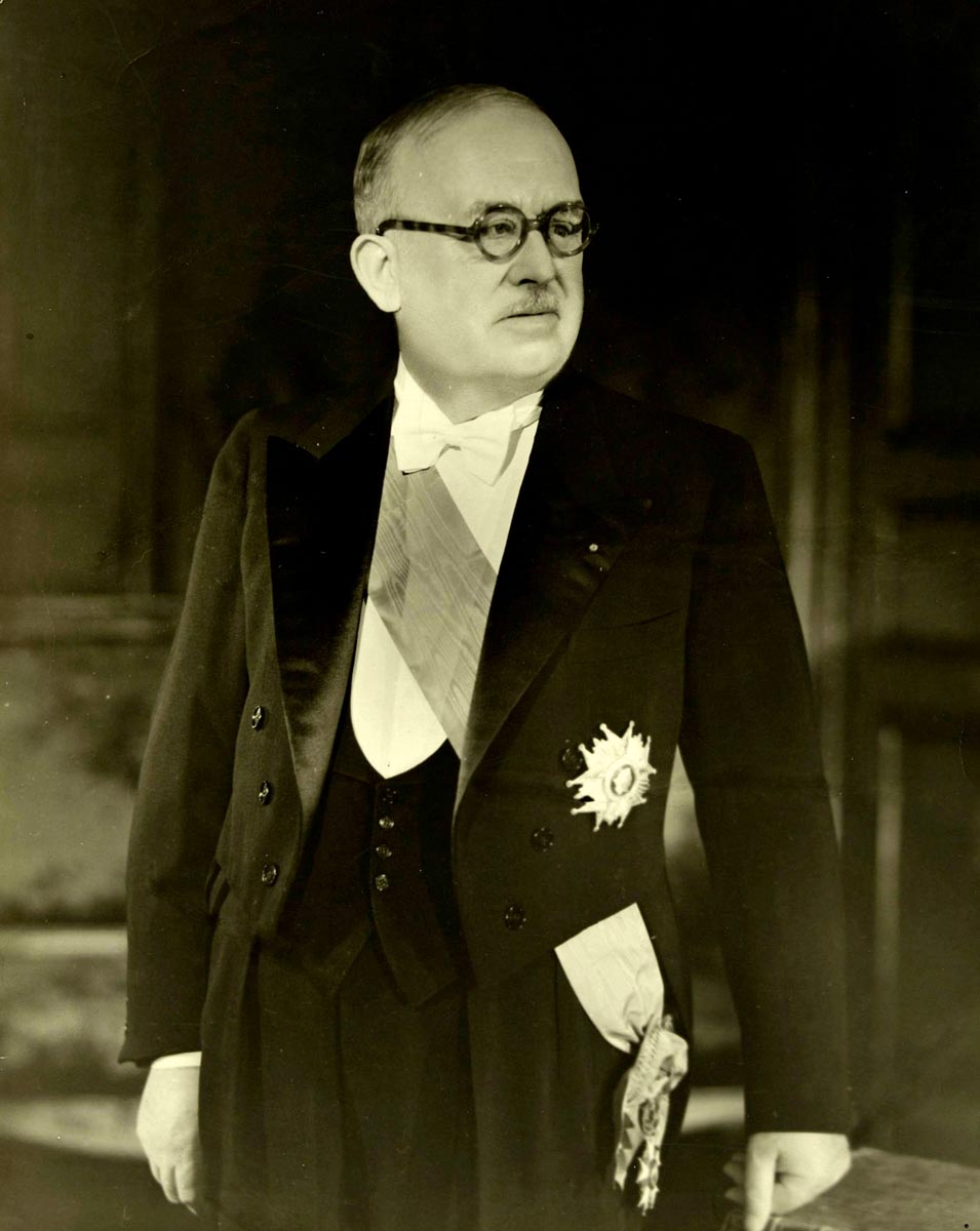 Portrait officiel du président Vincent Auriol, studio Harcourt, 1947. Archives municipales de Saint-André-lez-Lille – 1STA_Fi21