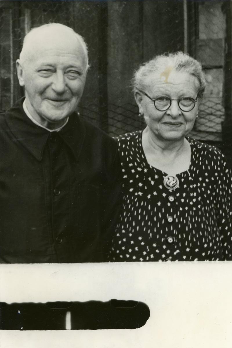 Portait des époux Pety–Duthoo réalisé par Nord Eclair, en vue d’un article de presse, 1957. Archives municipales de Marquette-lez-Lille - 4MAR_K12