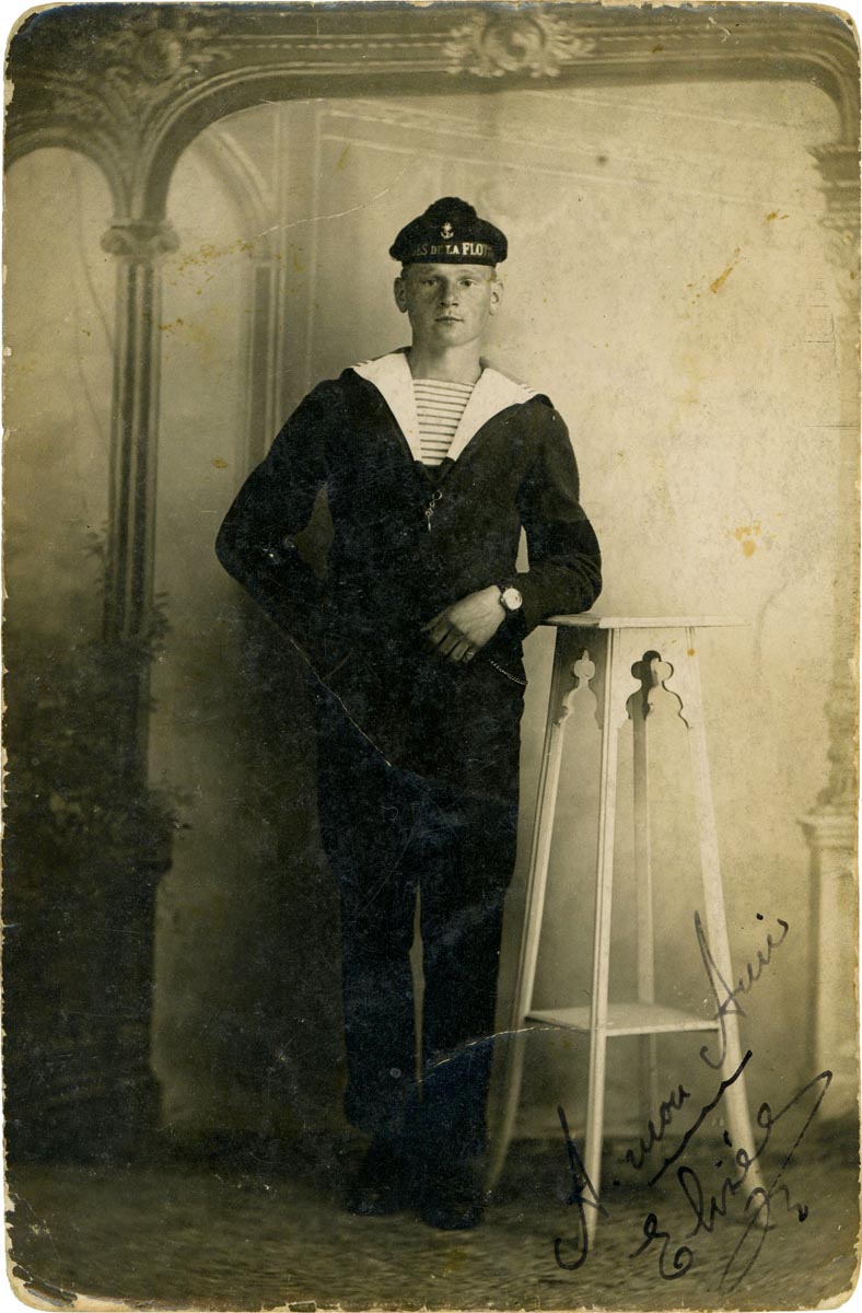 Portrait en studio d’Elysée Lehoucq, Cherbourg, le 4 juillet, 1917. Collection privée Pierre Pennequin / Archives municipales de Wambrechies - 1090WIE_PP